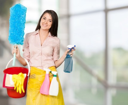 Local carpet cleaner in Stockwell preparing a carpet for deep clean